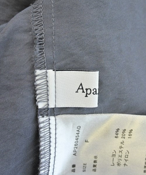 apart by lowrys เสื้อลำลอง