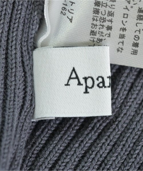 apart by lowrys เสื้อแขนกุด