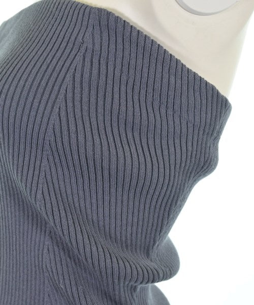 apart by lowrys เสื้อแขนกุด