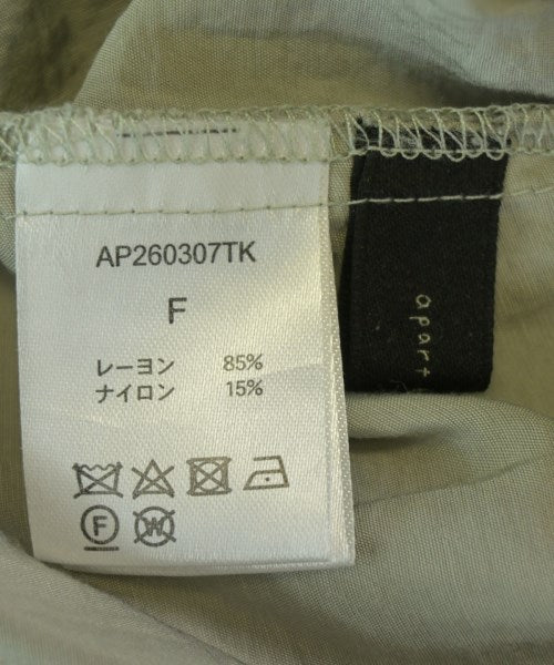 apart by lowrys เสื้อลำลอง