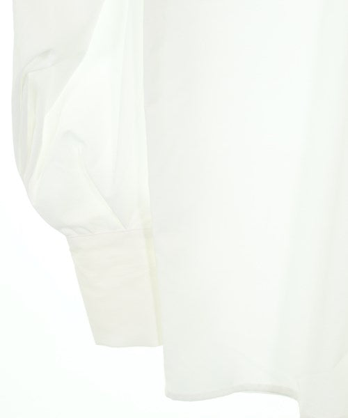 apart by lowrys เสื้อลำลอง