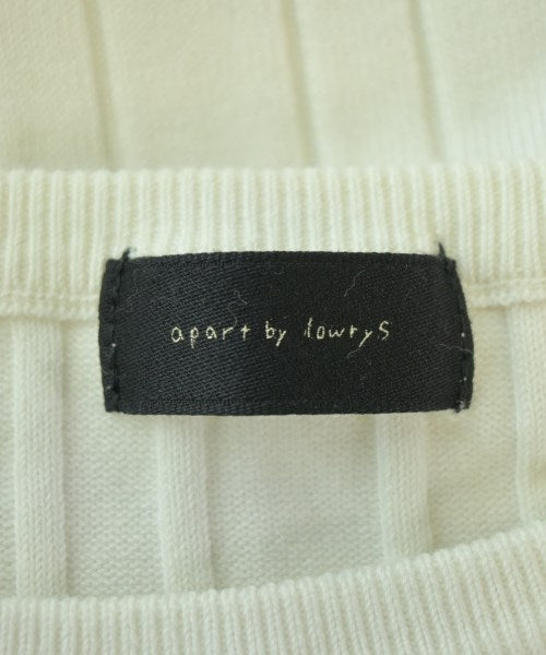 apart by lowrys เสื้อแขนกุด