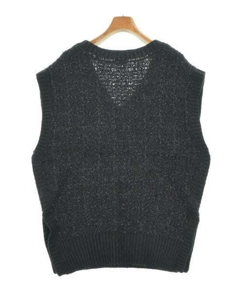 apart by lowrys เสื้อกั๊ก