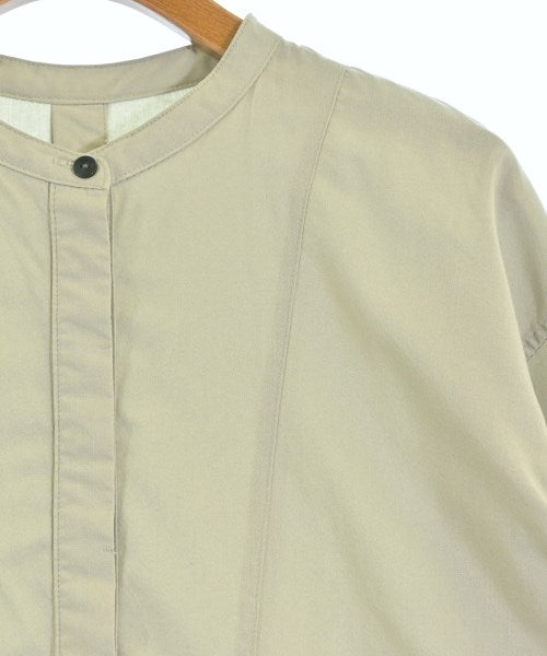 apart by lowrys เสื้อลำลอง