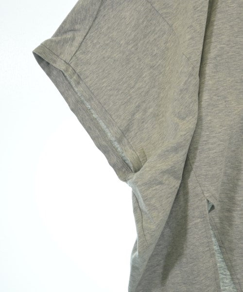 ADORE เสื้อยืด/เสื้อท็อปส์
