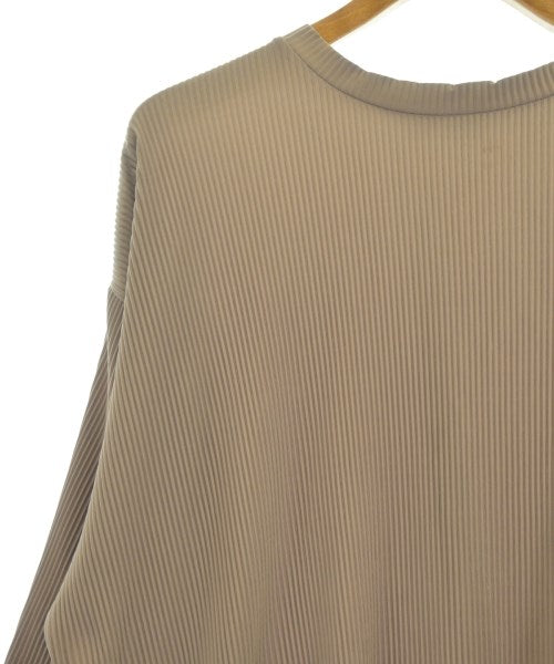 HARE เสื้อยืด/เสื้อท็อปส์