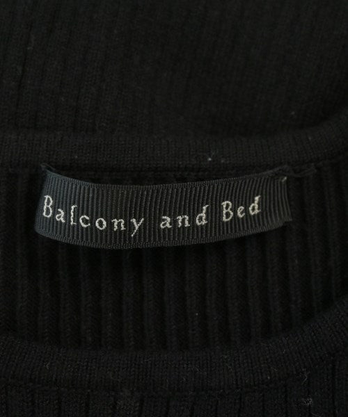 Balcony and Bed เสื้อกันหนาว