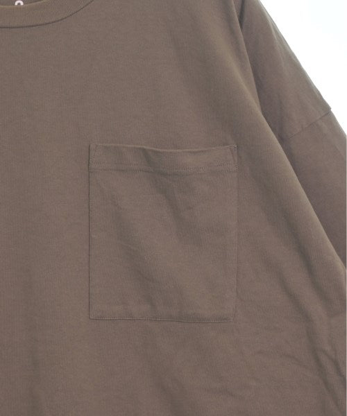 White Mountaineering เสื้อยืด/เสื้อท็อปส์