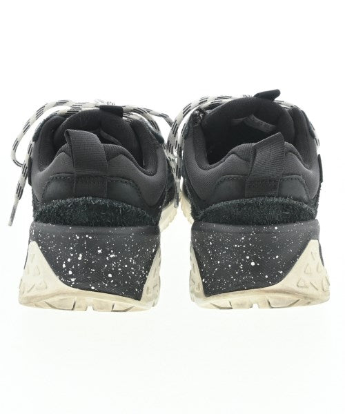 White Mountaineering รองเท้าผ้าใบ