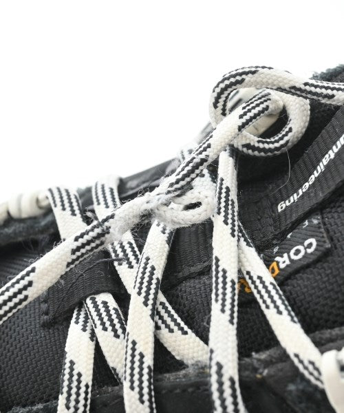 White Mountaineering รองเท้าผ้าใบ