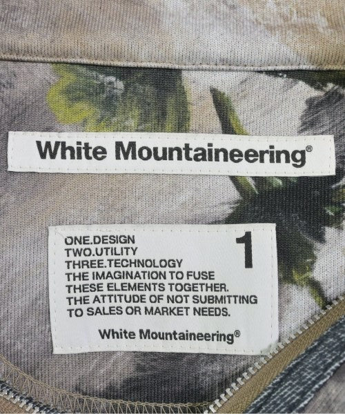 White Mountaineering เสื้อยืด/เสื้อท็อปส์