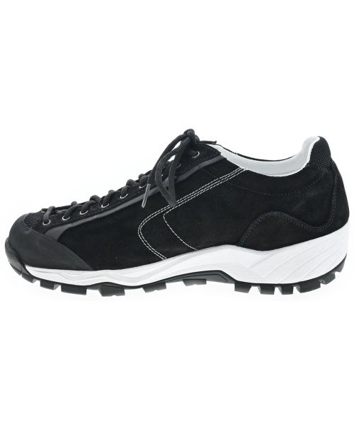White Mountaineering รองเท้าผ้าใบ