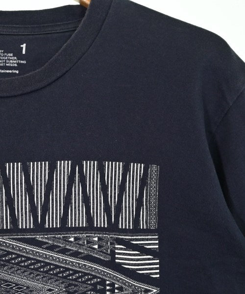 White Mountaineering เสื้อยืด/เสื้อท็อปส์