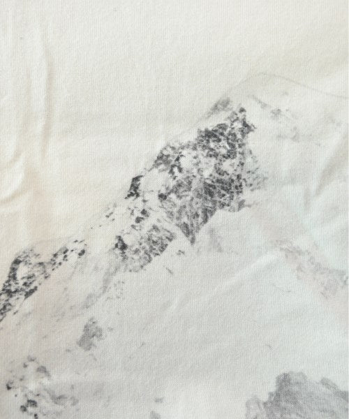 White Mountaineering เสื้อยืด/เสื้อท็อปส์