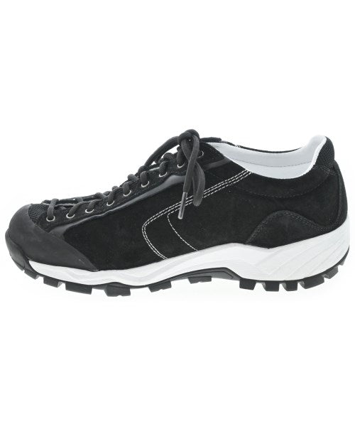 White Mountaineering รองเท้าผ้าใบ