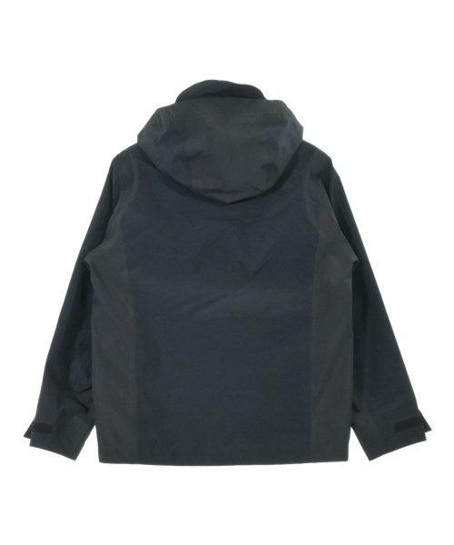 White Mountaineering เสื้อพาร์กาภูเขา