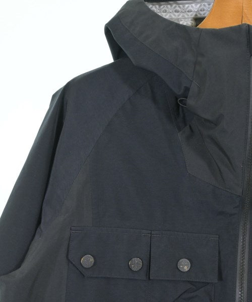 White Mountaineering เสื้อพาร์กาภูเขา