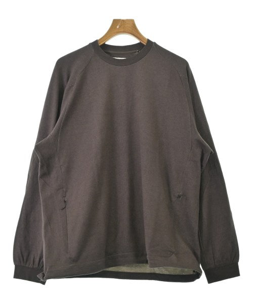 White Mountaineering เสื้อยืด/เสื้อท็อปส์