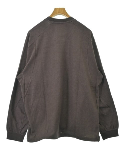 White Mountaineering เสื้อยืด/เสื้อท็อปส์
