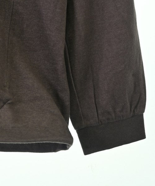 White Mountaineering เสื้อยืด/เสื้อท็อปส์