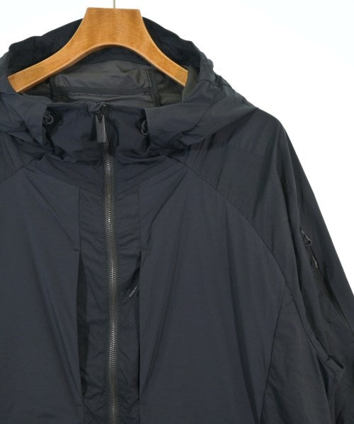 White Mountaineering เสื้อพาร์กาภูเขา