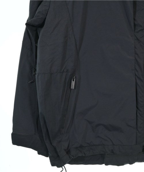 White Mountaineering เสื้อพาร์กาภูเขา