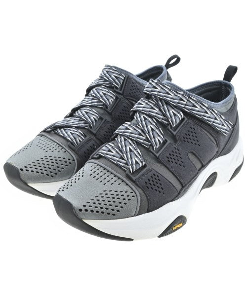 White Mountaineering รองเท้าผ้าใบ