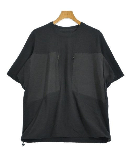 White Mountaineering เสื้อยืด/เสื้อท็อปส์