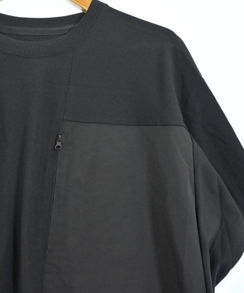 White Mountaineering เสื้อยืด/เสื้อท็อปส์
