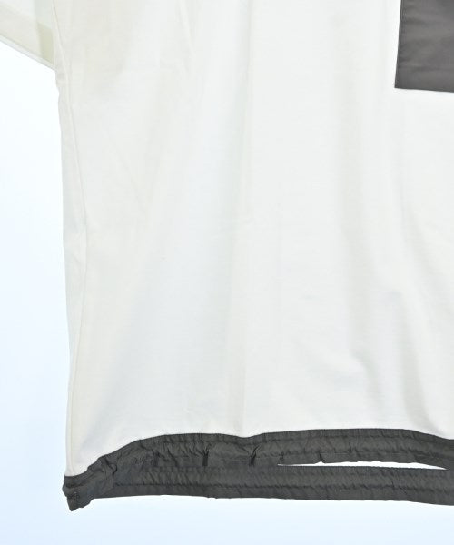 White Mountaineering เสื้อยืด/เสื้อท็อปส์