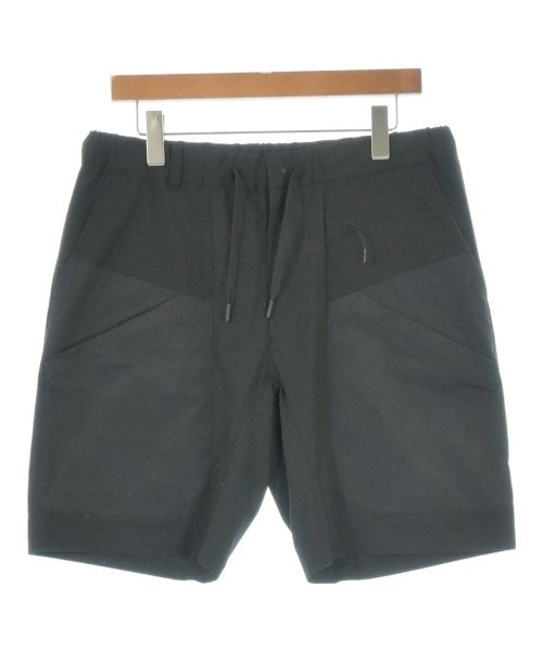 White Mountaineering กางเกงขาสั้น