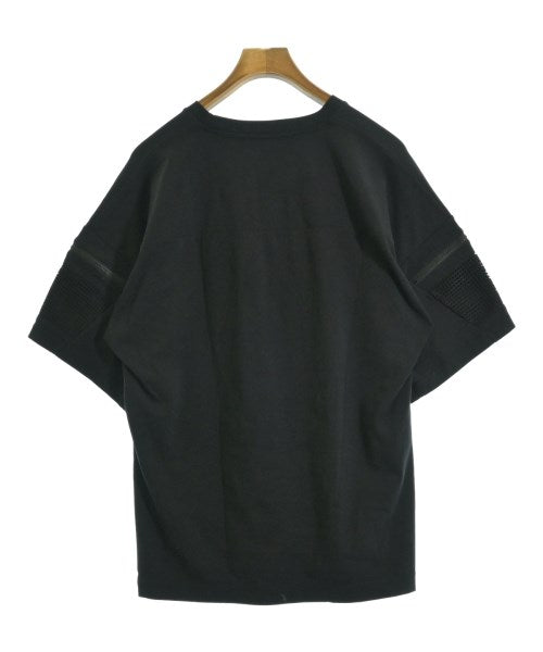 White Mountaineering เสื้อยืด/เสื้อท็อปส์