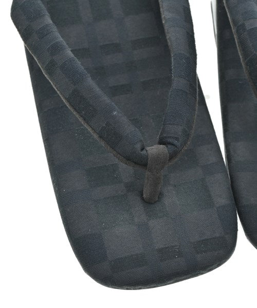 White Mountaineering รองเท้าแตะ