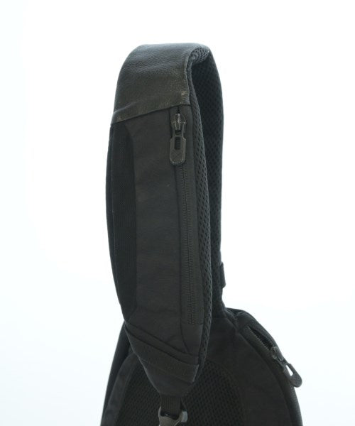 White Mountaineering กระเป๋าสะพายข้าง