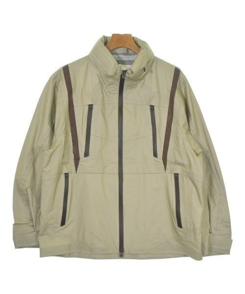 White Mountaineering เสื้อพาร์กาภูเขา