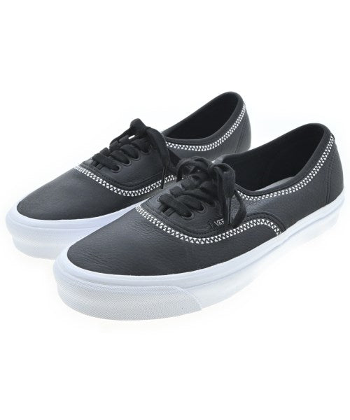 White Mountaineering รองเท้าผ้าใบ