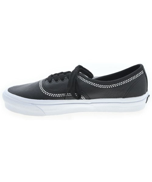 White Mountaineering รองเท้าผ้าใบ
