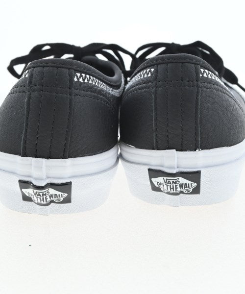 White Mountaineering รองเท้าผ้าใบ