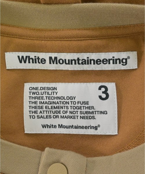 White Mountaineering เสื้อยืด/เสื้อท็อปส์
