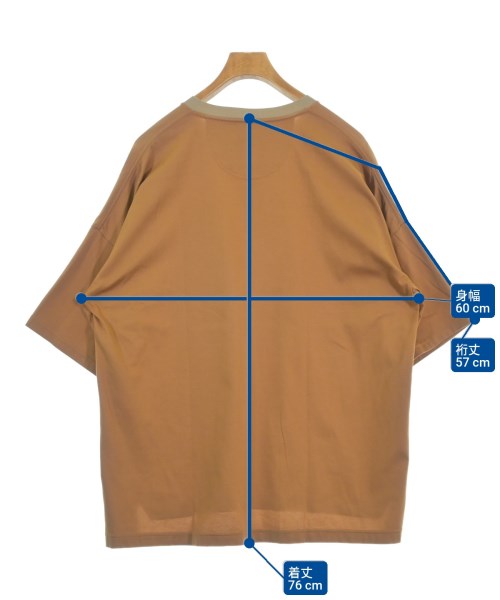 White Mountaineering เสื้อยืด/เสื้อท็อปส์