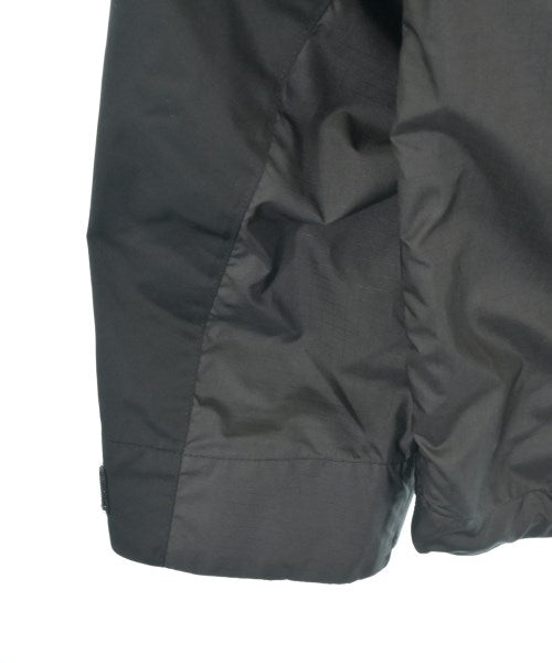 White Mountaineering เสื้อพาร์กาภูเขา