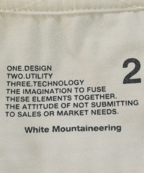 White Mountaineering เสื้อยืด/เสื้อท็อปส์