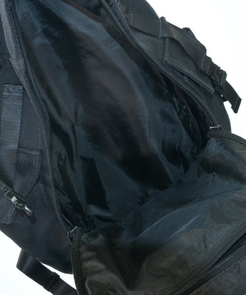 White Mountaineering เป้สะพายหลัง