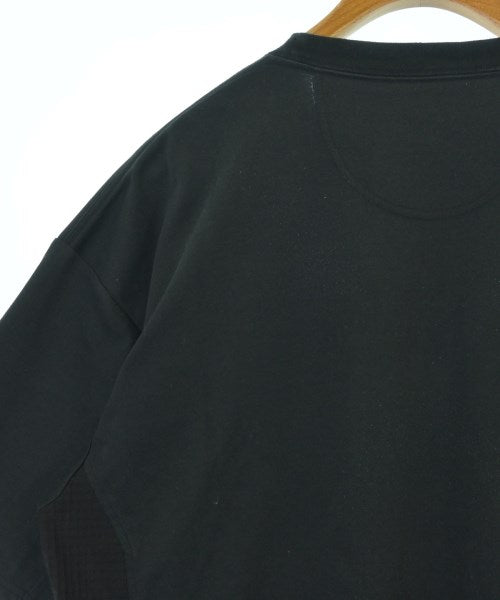 White Mountaineering เสื้อยืด/เสื้อท็อปส์