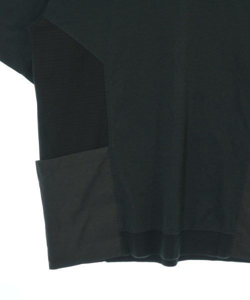 White Mountaineering เสื้อยืด/เสื้อท็อปส์