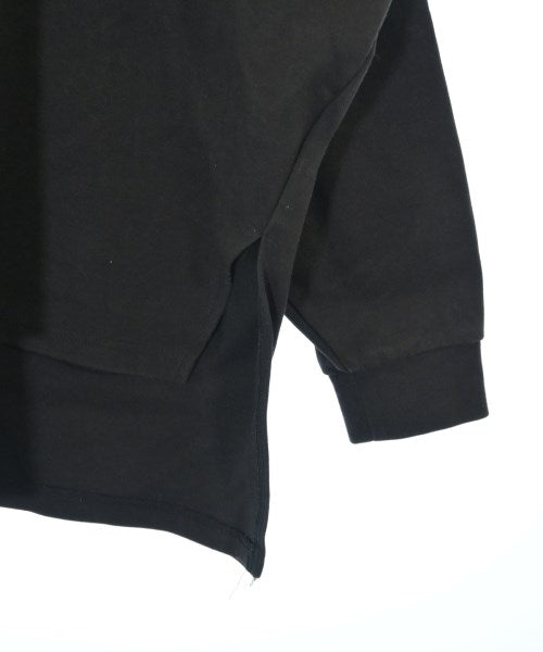 Simplicite เสื้อยืด/เสื้อท็อปส์