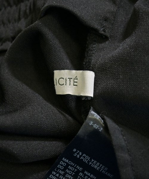 Simplicite ชุดเอี๊ยม/เสื้อคลุมหลวมๆ/จั๊มสูท