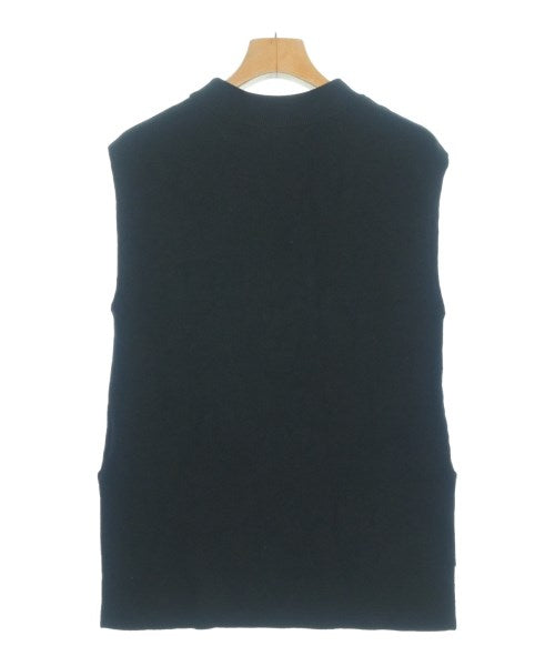 PLST เสื้อแขนกุด
