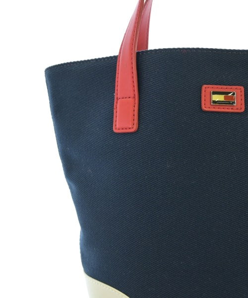TOMMY HILFIGER กระเป๋าถือ