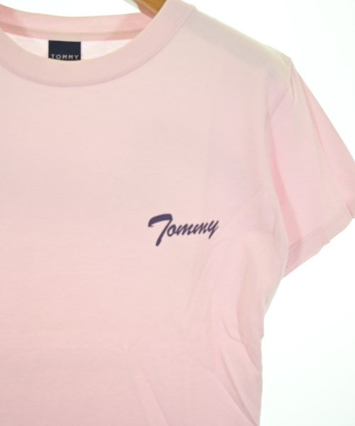 TOMMY เสื้อยืด/เสื้อท็อปส์